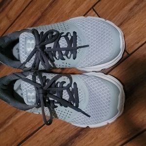 Under Armour Sneakers
